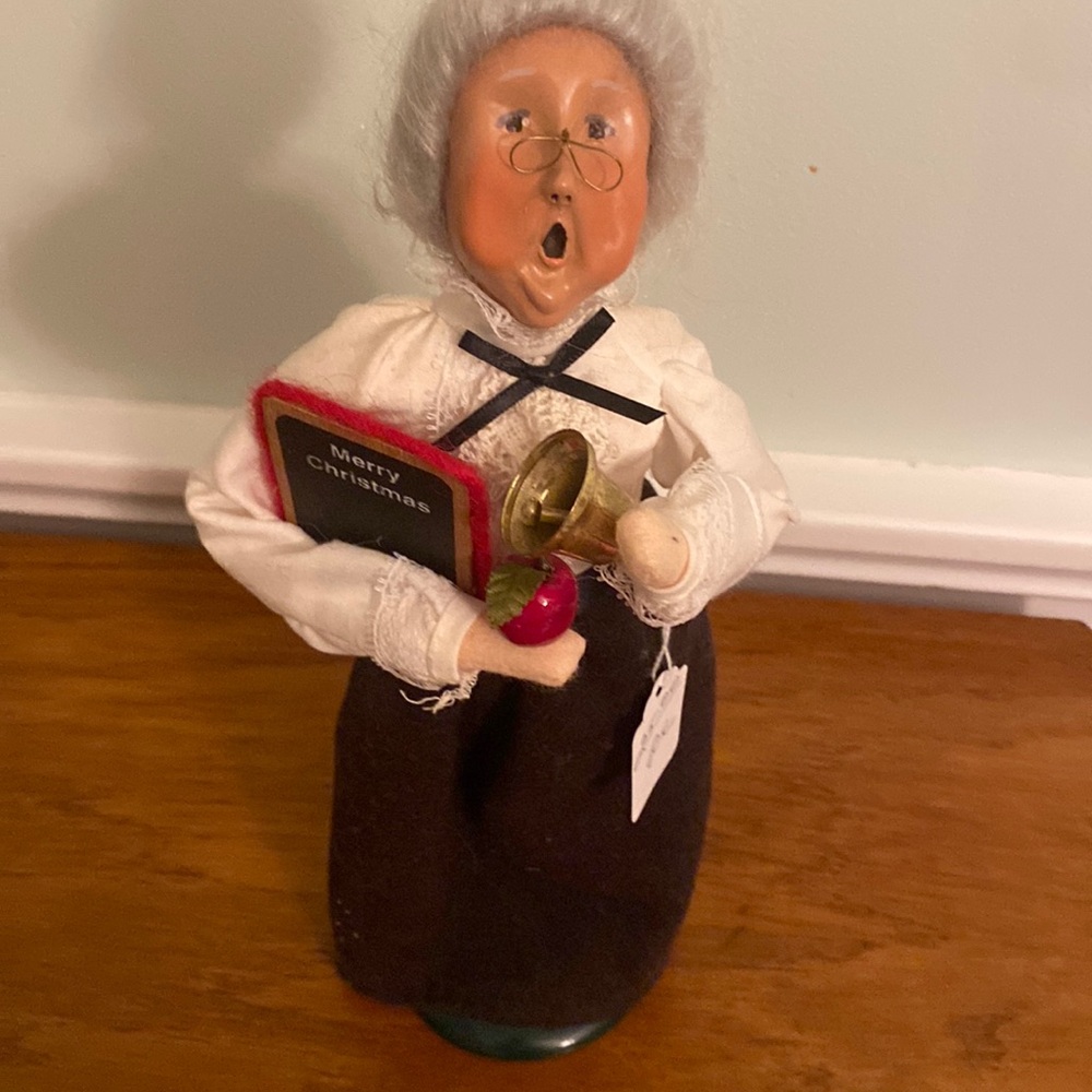 Byer’s Choice Caroler